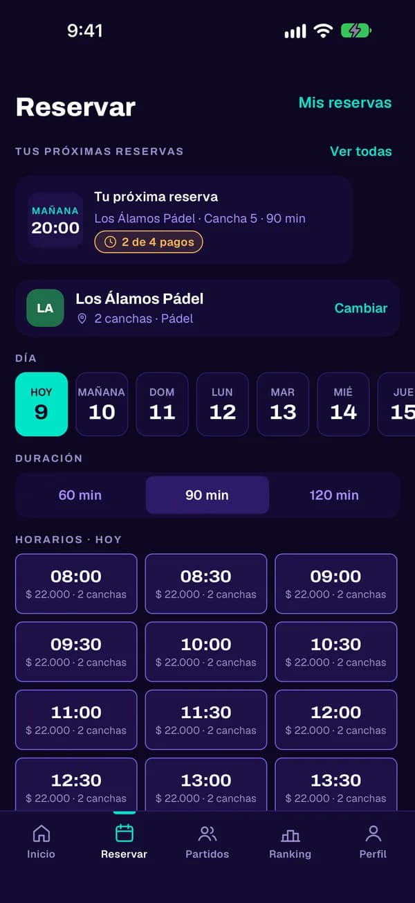 Pantalla Reservar de la app: próxima reserva, elección de día, duración y horarios libres con su precio.